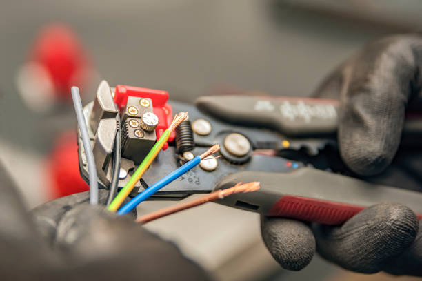 Best Affordable Electrician  in Smithville Sanders, IN
